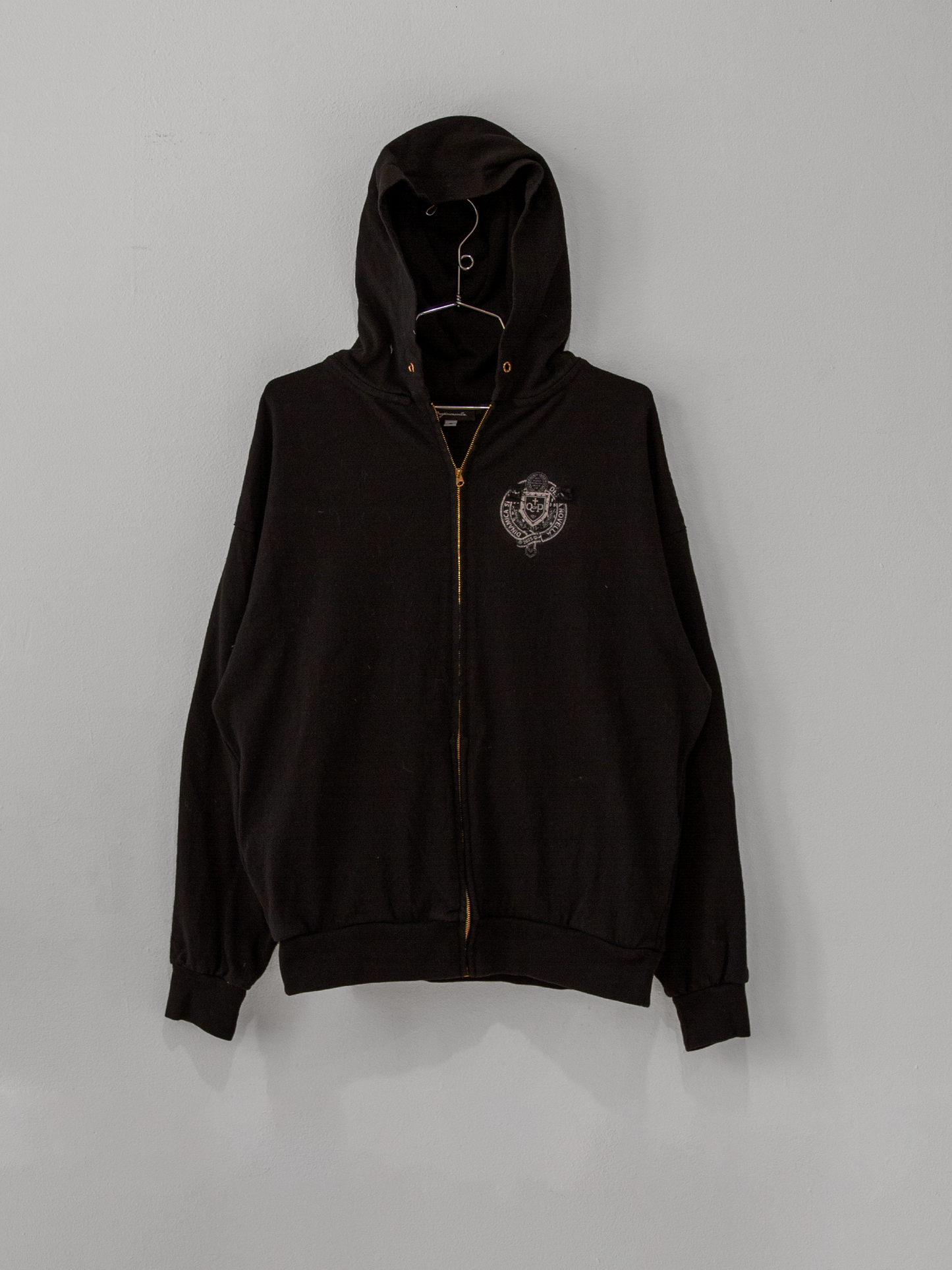 BLACK ZIP UP TSHIRT HOODIE